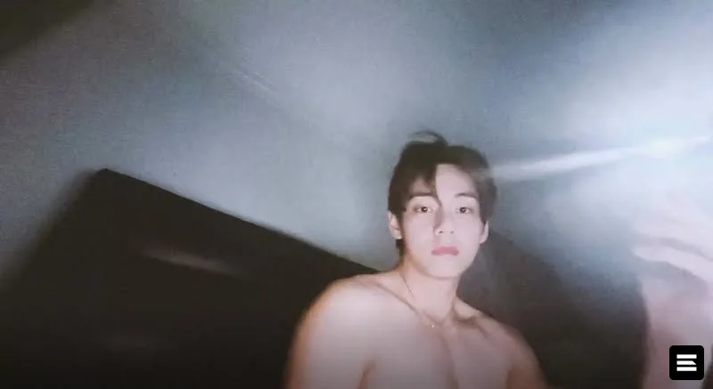 V из BTS поделился кадрами с мирового тура «Arirang»