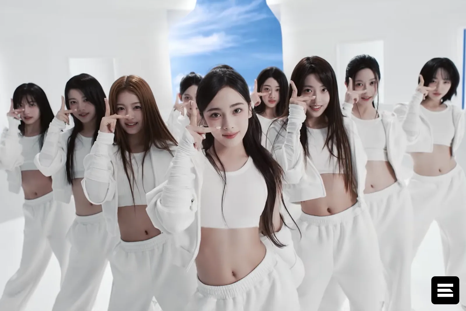 Lee Soo Man представляет A2O LITE: дебютный клип на "NEON"