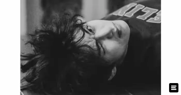 Jungkook опубликовал черно-белые портреты V